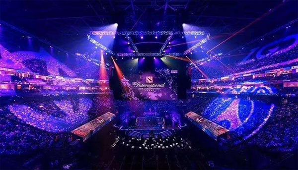 他的采访中 他的采访中