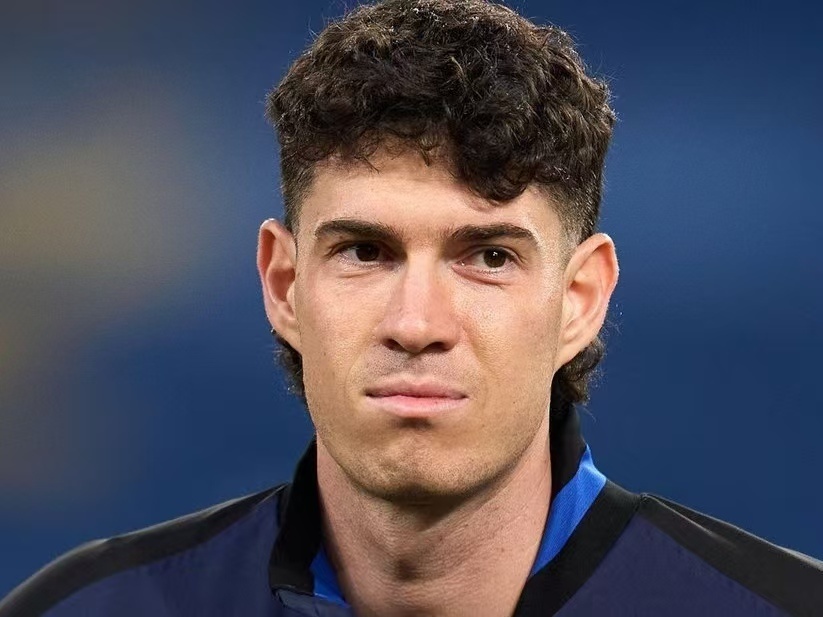 于任何一名 于任何一名