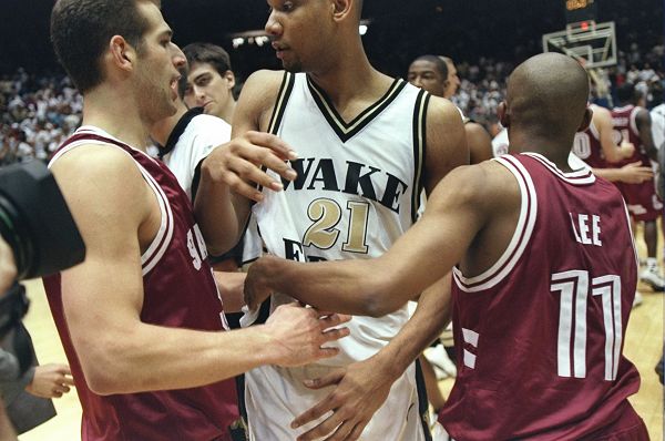 B费作为队 B费作为队